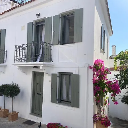 Raphael Living-olga Skiathos Town